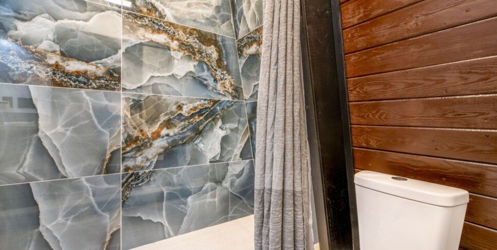 Gatlinburg - Soakin' Up the Views - Bathroom