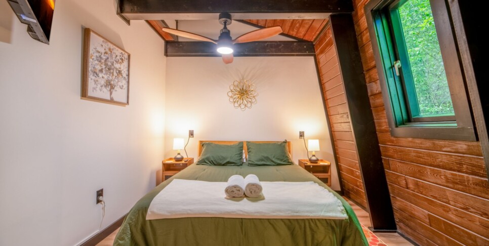 Gatlinburg - Soakin' Up the Views - Bedroom