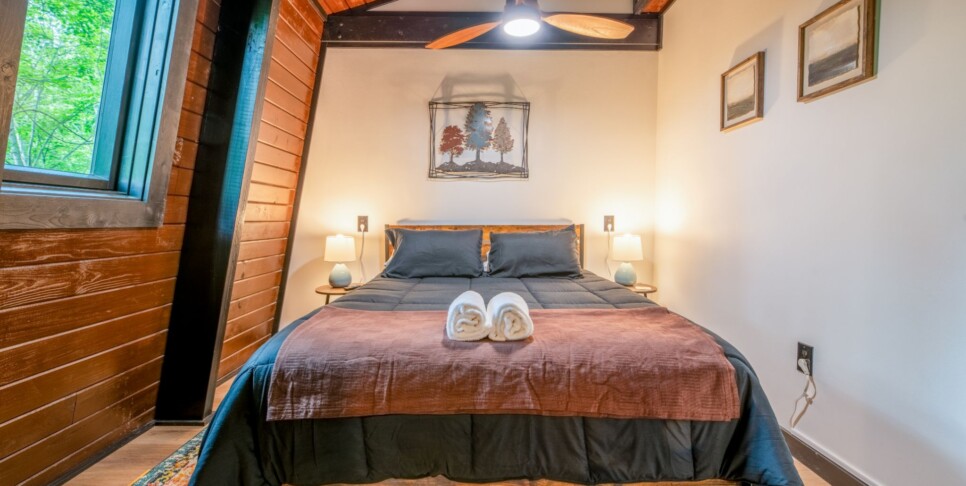 Gatlinburg - Soakin' Up the Views - Bedroom