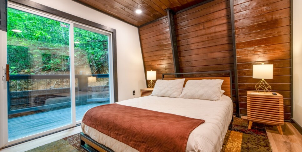 Gatlinburg - Soakin' Up the Views - Bedroom