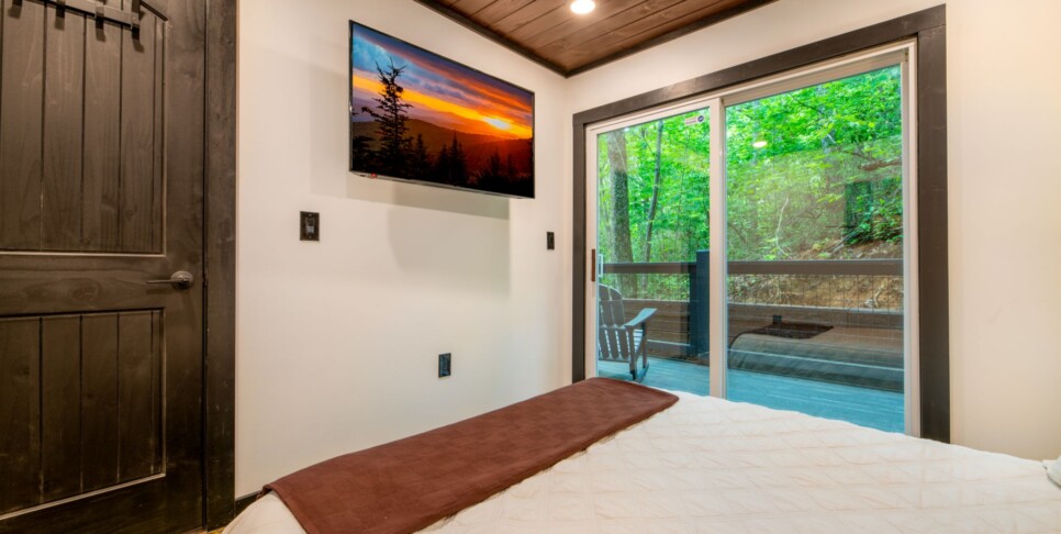 Gatlinburg - Soakin' Up the Views - Bedroom