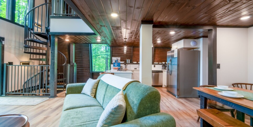 Gatlinburg - Soakin' Up the Views - Living Room