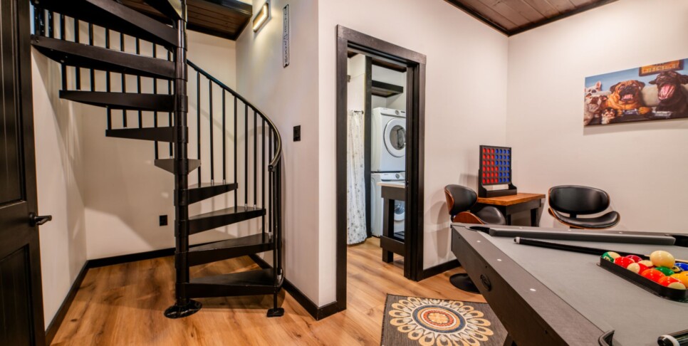 Gatlinburg - Soakin' Up the Views - Living Room