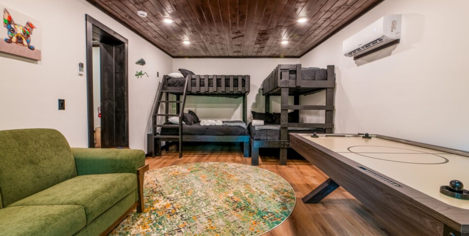 Gatlinburg - Soakin' Up the Views - Living Room