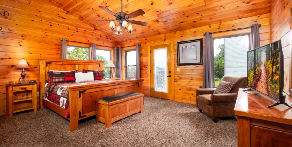 gatlinburg-cabin-rentals-three-bears-lodge-bed-room