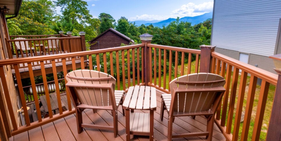 gatlinburg-cabin-rentals-three-bears-lodge-exterior