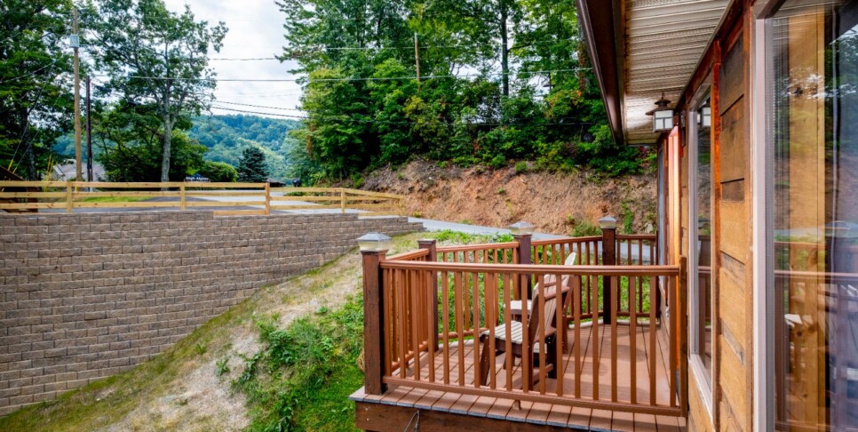 gatlinburg-cabin-rentals-three-bears-lodge-exterior