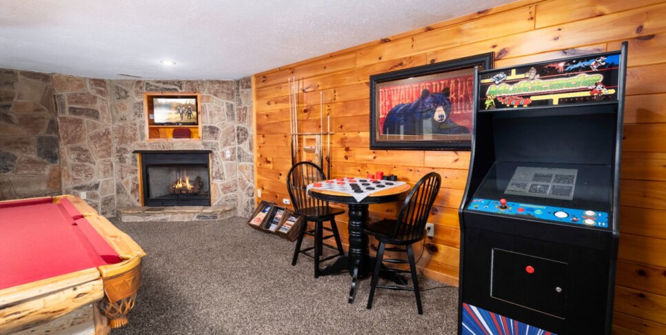 gatlinburg-cabin-rentals-three-bears-lodge-rec-room