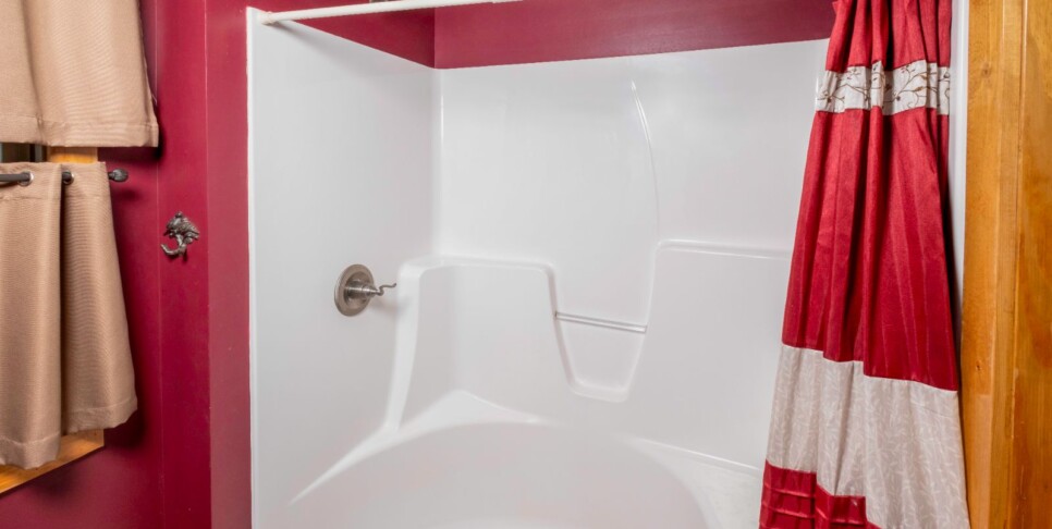 gatlinburg-moonstruck-bathroom