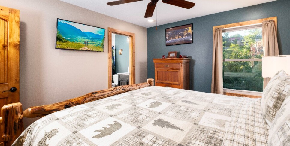gatlinburg-moonstruck-bedroom