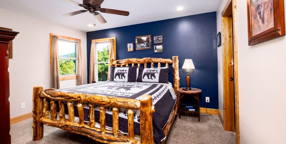 gatlinburg-moonstruck-bedroom