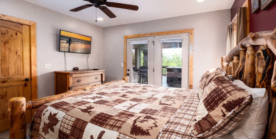 gatlinburg-moonstruck-bedroom