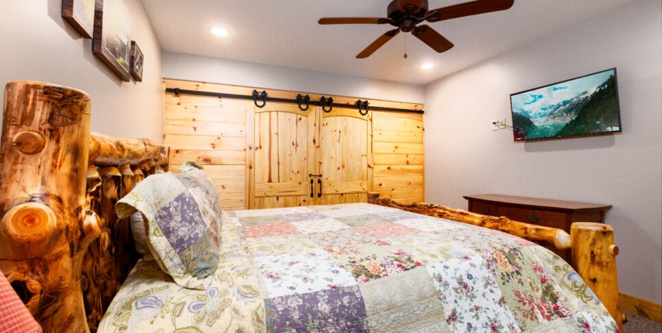 gatlinburg-moonstruck-bedroom