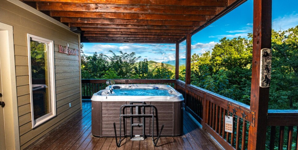 gatlinburg-moonstruck-exterior