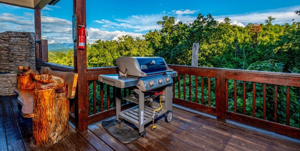 gatlinburg-moonstruck-exterior