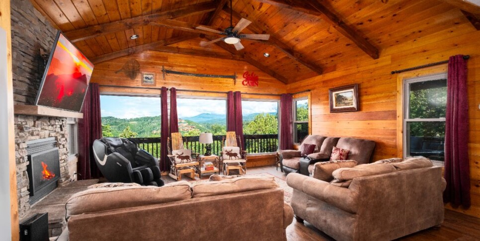 gatlinburg-moonstruck-living-room