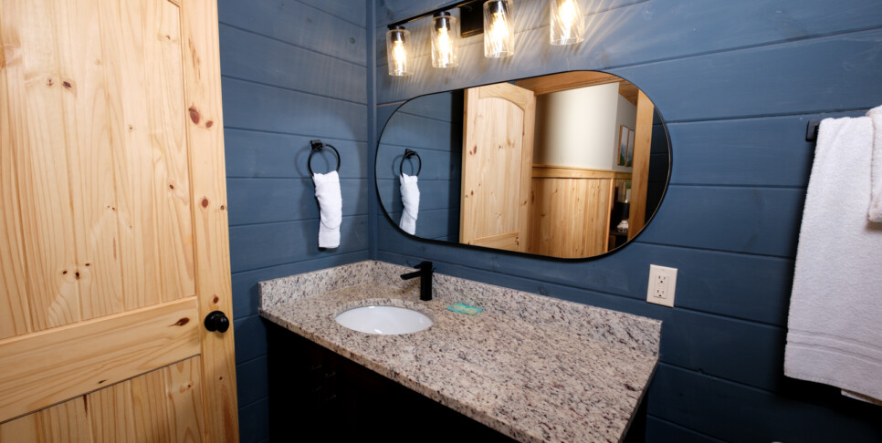 gatlinburg-the-sundrop-bathroom