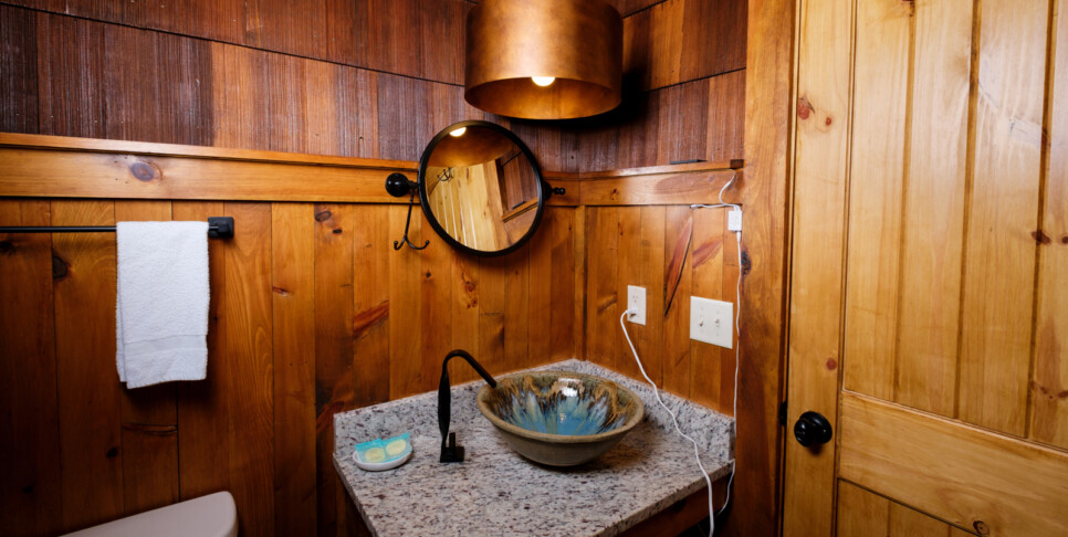 gatlinburg-the-sundrop-bathroom