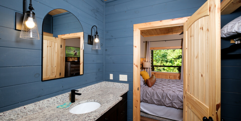 gatlinburg-the-sundrop-bathroom