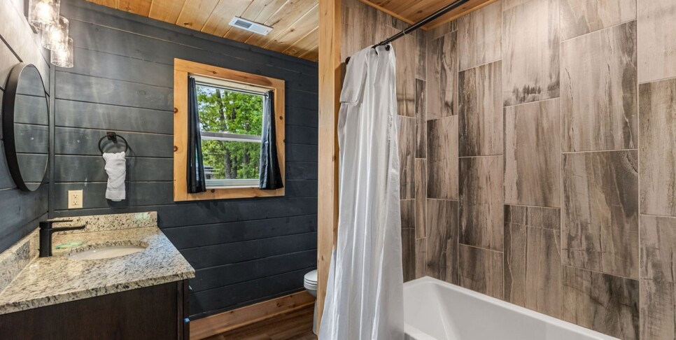 Gatlinburg - The Sundrop - Bathroom