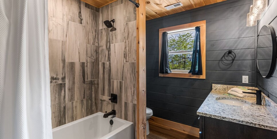 Gatlinburg - The Sundrop - Bathroom