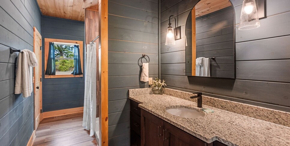 Gatlinburg - The Sundrop - Bathroom