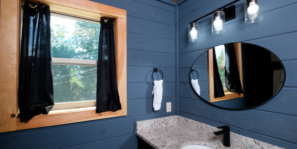 gatlinburg-the-sundrop-bathroom