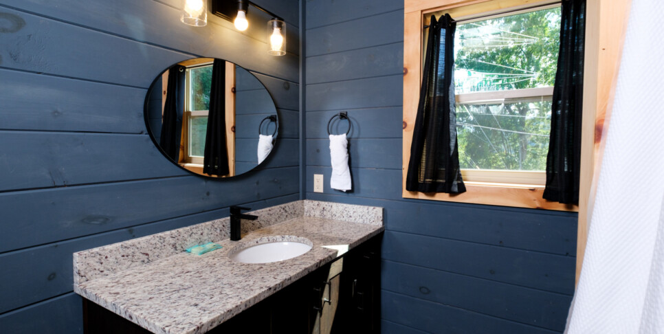 gatlinburg-the-sundrop-bathroom