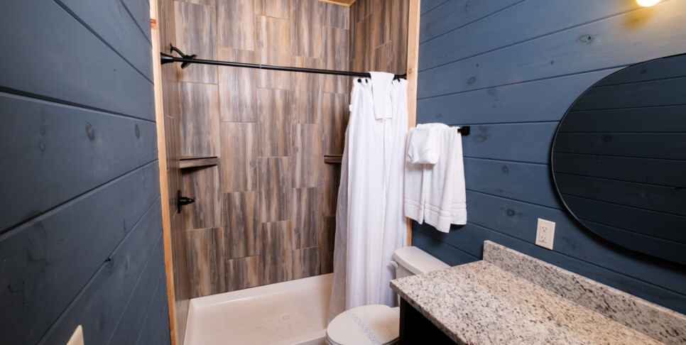 gatlinburg-the-sundrop-bathroom