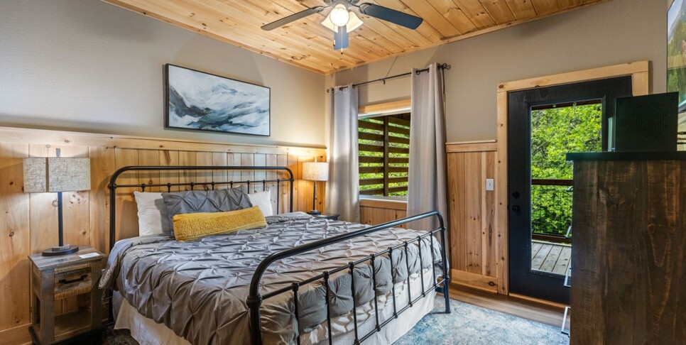 Gatlinburg - The Sundrop - Bedroom