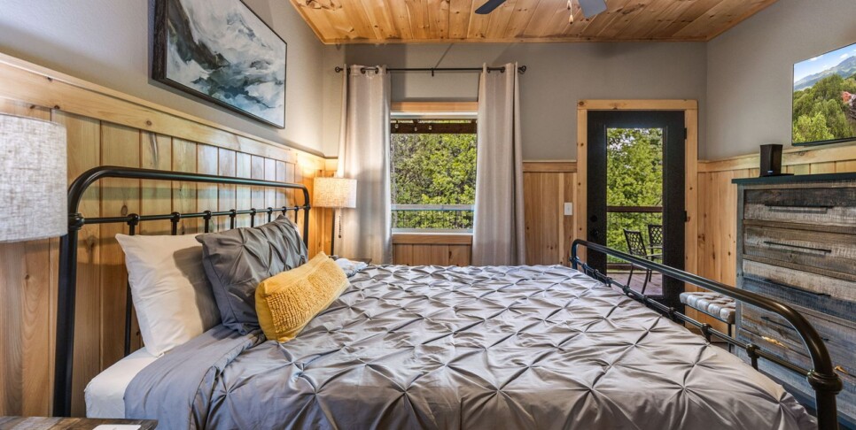 Gatlinburg - The Sundrop - Bedroom