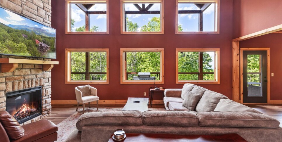 Gatlinburg - The Sundrop - Living Room
