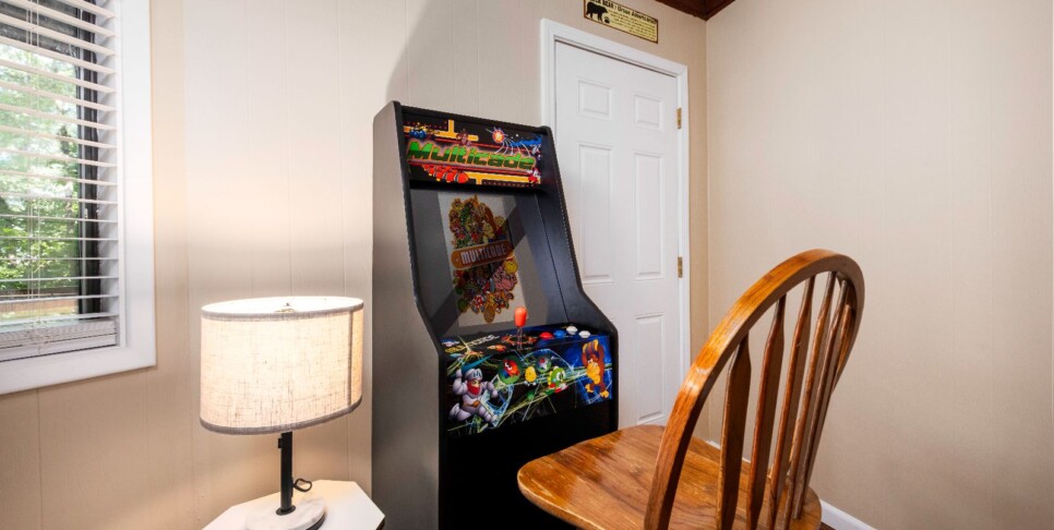 gatlinburg-hideaway-chalet-bedroom