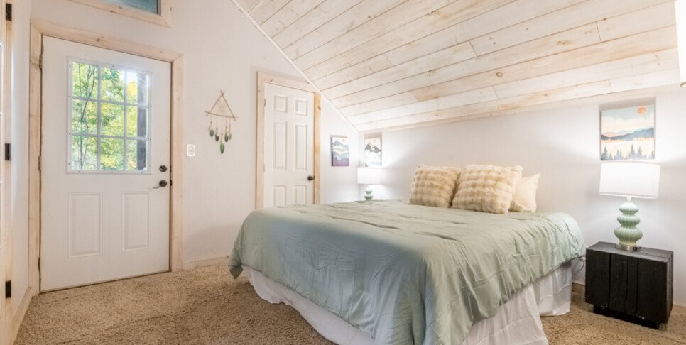 gatlinburg a beary active cabin bedroom