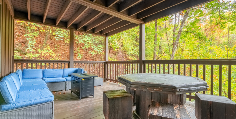 gatlinburg a beary active cabin exterior