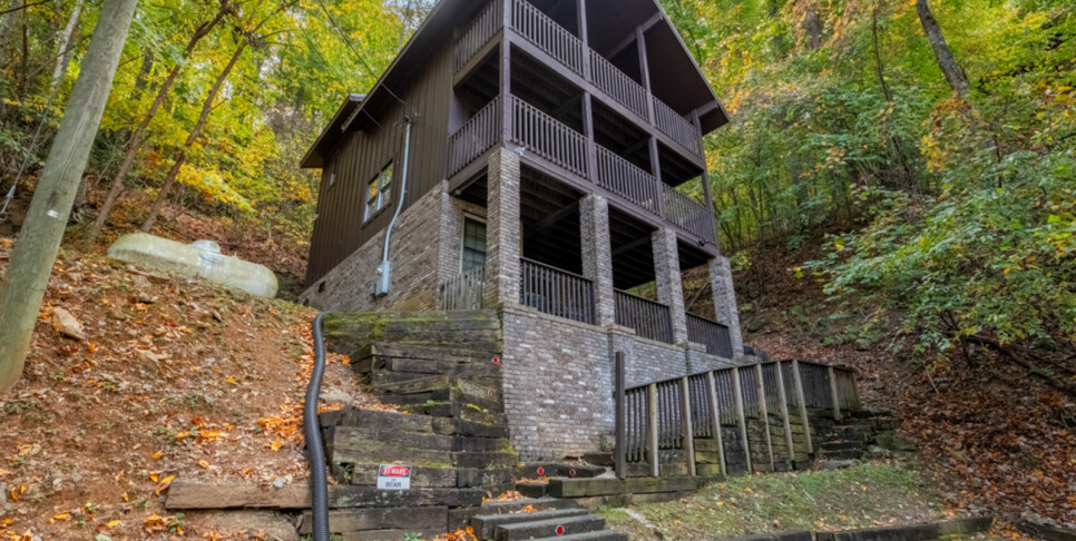 gatlinburg a beary active cabin exterior
