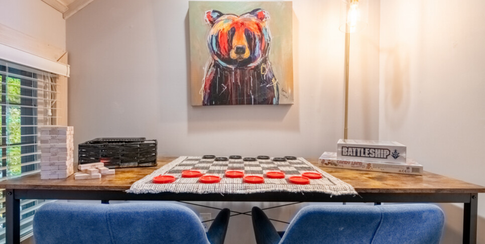 gatlinburg a beary active cabin living room